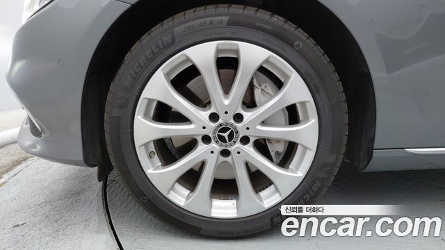 Mercedes-Benz E-Class W213 E300 Exclusive - фото 4