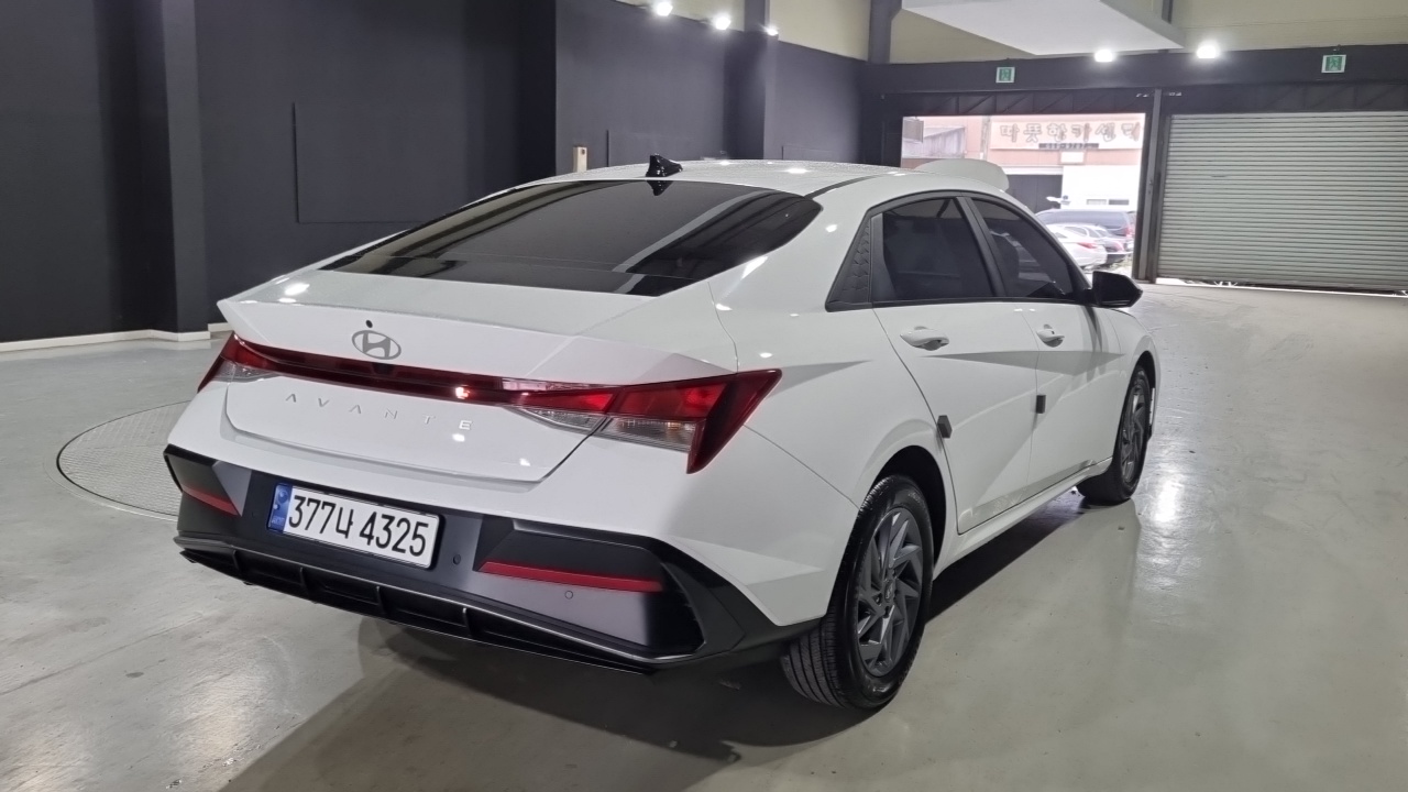 Hyundai Avante Новый CN7 1.6 Modern - фото 1