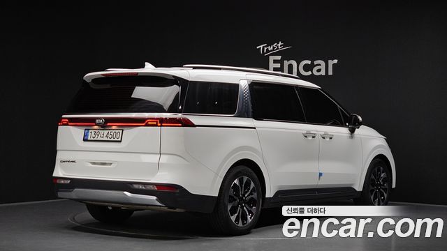 Kia Carnival 4-го поколения 9-Seater Signature - фото 1