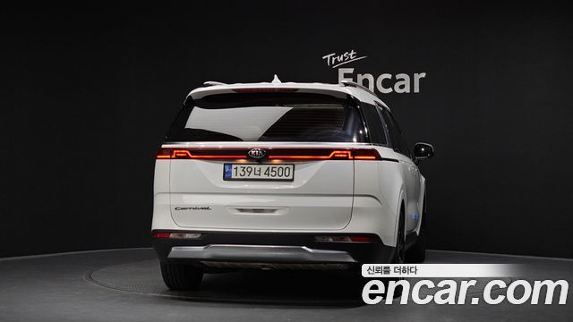 Kia Carnival 4-го поколения 9-Seater Signature - фото 3