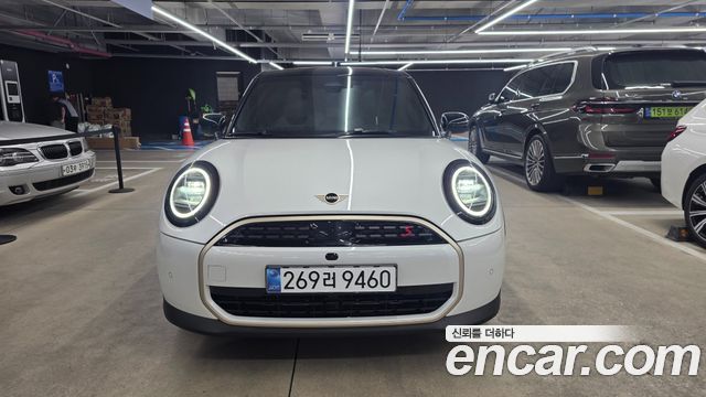Mini Cooper 4-го поколения 5 Door Favoured - фото 2