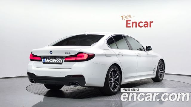 BMW 5-Series G30 520i M Sport - фото 0