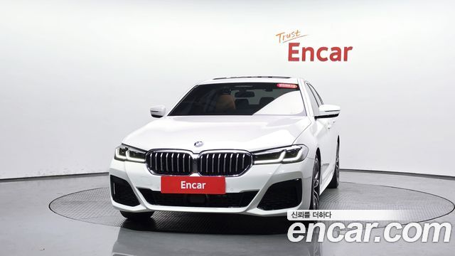 BMW 5-Series G30 520i M Sport - фото 1