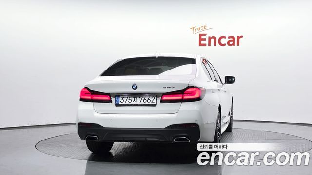 BMW 5-Series G30 520i M Sport - фото 2