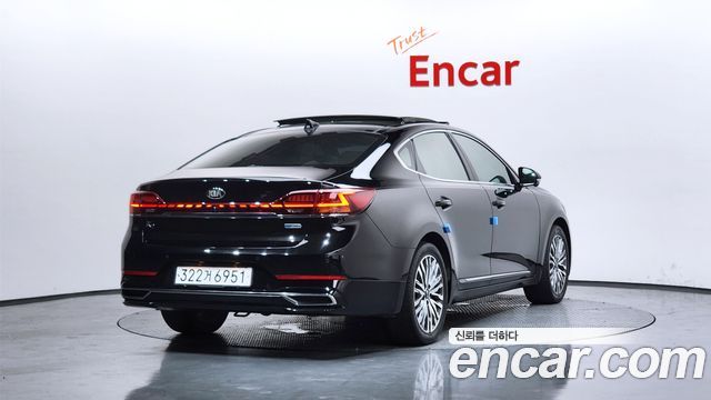 Kia K7 Premier, гибрид Signature - фото 1