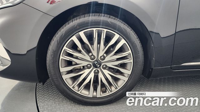 Kia K7 Premier, гибрид Signature - фото 4