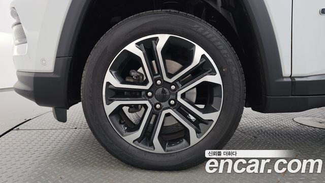 Jeep Compass 2-го поколения 2.4 Limitied AWD - фото 4