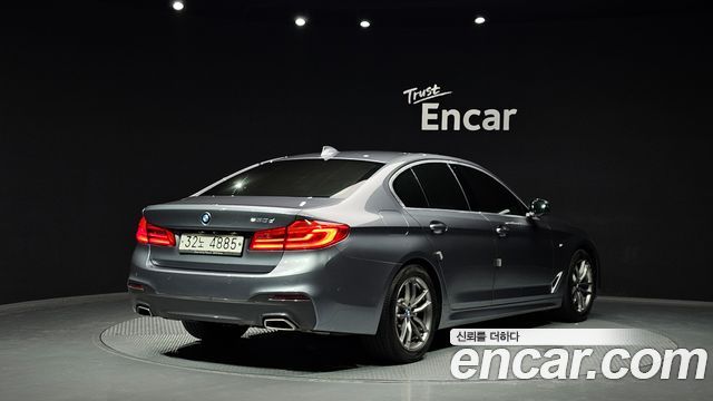 BMW 5-Series G30 520d M Sport Package Plus - фото 1