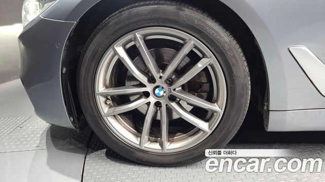 BMW 5-Series G30 520d M Sport Package Plus - фото 4