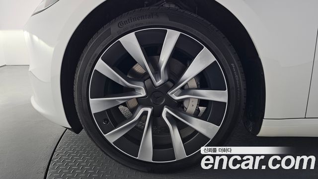 Tesla Model 3 Long Range AWD - фото 3