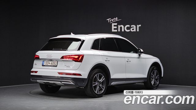 Audi Q5 FY 40 TDI Quattro - фото 1