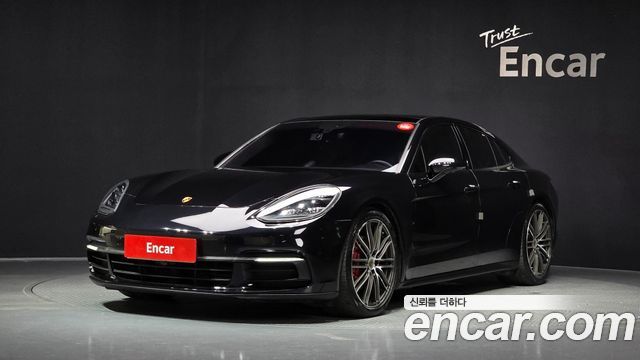 Porsche Panamera 3.0 AWD - фото 0