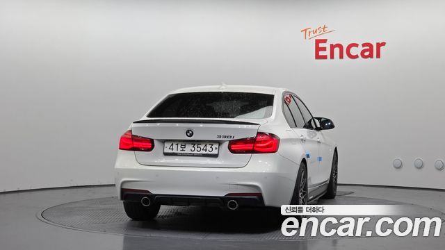 BMW 3-Series F30 330i M Sport Shadow - фото 3