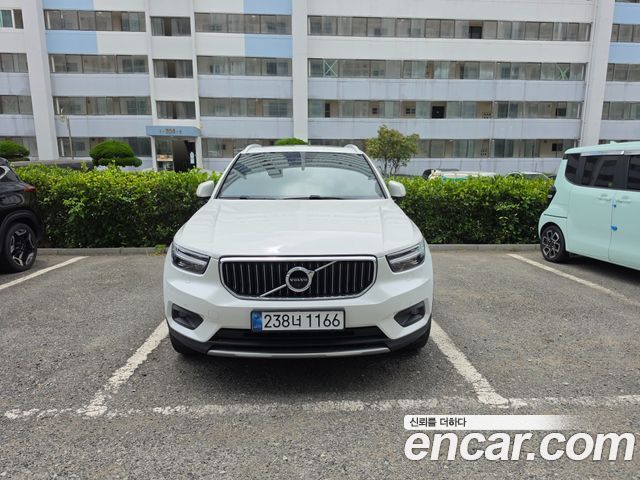 Volvo XC40 B4 Inscription - фото 4