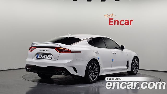 Kia Stinger 2.0 Turbo 2WD Prime - фото 1