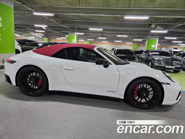 Porsche 911 Carrera 4 GTS Cabriolet - фото 2