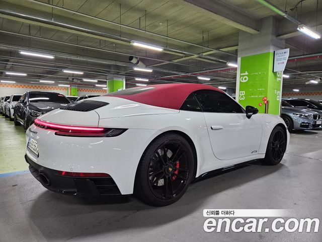 Porsche 911 Carrera 4 GTS Cabriolet - фото 4