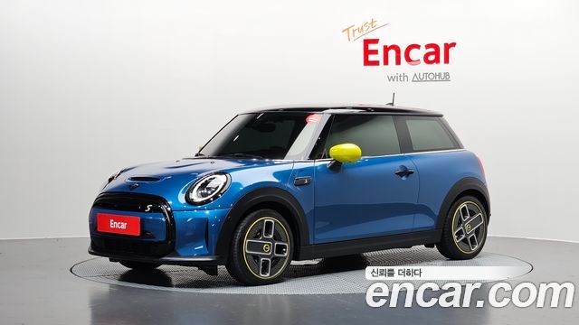 Mini Cooper SE Electric 3rd - фото 0