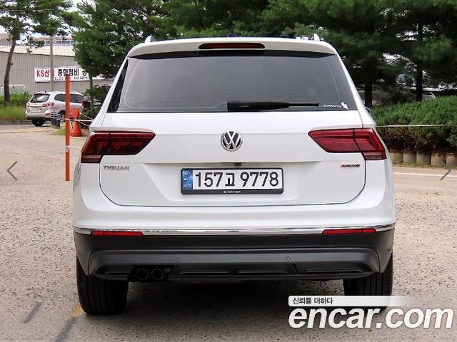 Volkswagen Tiguan 2-го поколения 2.0 TDI 4Motion Prestige - фото 3