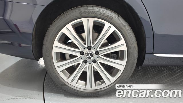 Mercedes-Benz E-Class W213 E350 4MATIC Exclusive - фото 4