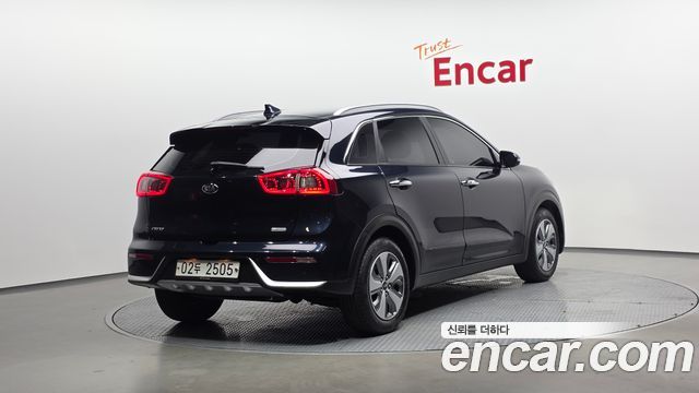 Kia Niro Prestige - фото 1
