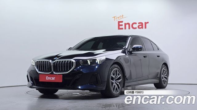 BMW 5-Series G60 520i M Sport - фото 0