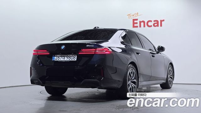 BMW 5-Series G60 520i M Sport - фото 1