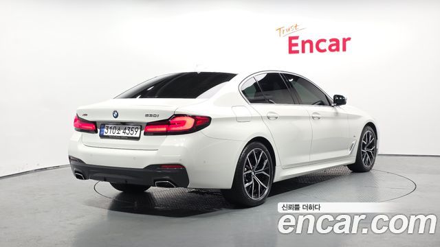 BMW 5-Series G30 530i xDrive M Sport Package - фото 1