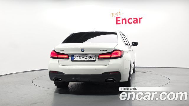 BMW 5-Series G30 530i xDrive M Sport Package - фото 3