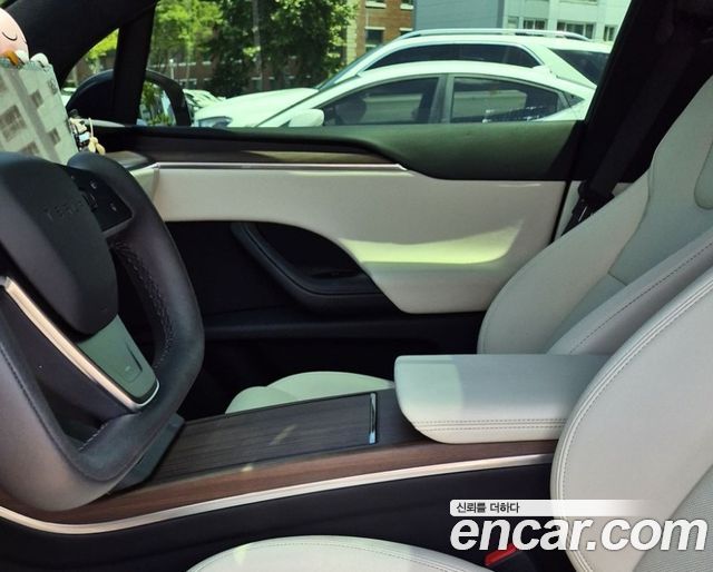 Tesla Model X AWD - фото 1