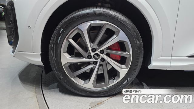 Audi Q5 40 TDI Quattro S Line Black Edition - фото 4