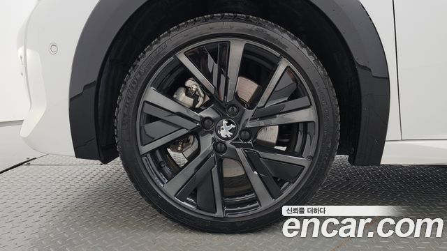 Peugeot 208 2-го поколения GT - фото 3