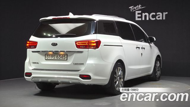 Kia Carnival Новый 7-Seater Limousine VIP - фото 1