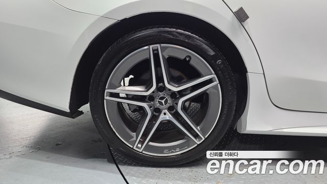 Mercedes-Benz CLS-Class C257 CLS300d AMG Line - фото 4