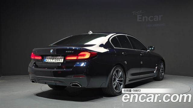 BMW 5-Series G30 523d M Sport - фото 1