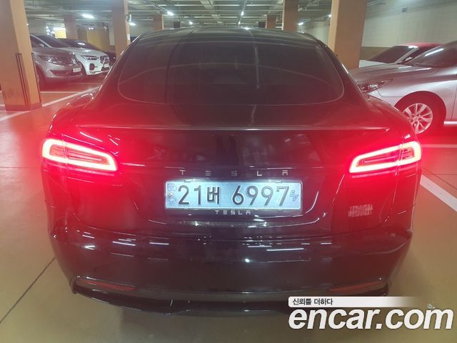 Tesla Model S Plaid - фото 3