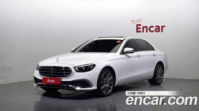 Mercedes-Benz E-Class W213 E300e 4MATIC Exclusive - фото 0