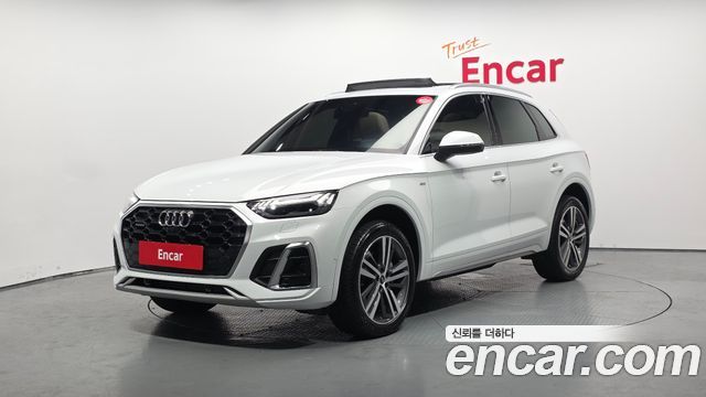 Audi Q5 FY 45 TFSI Quattro Premium - фото 0