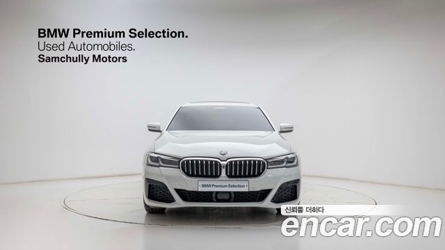 BMW 5-Series G30 523d M Sport - фото 1