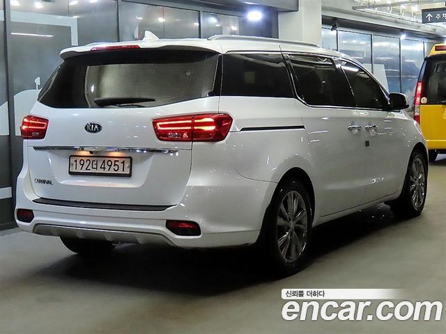 Kia Carnival Новый 9-Seater Prstige - фото 1