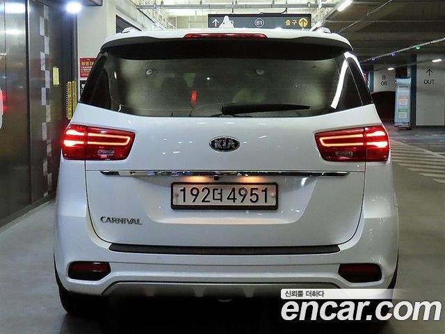 Kia Carnival Новый 9-Seater Prstige - фото 3