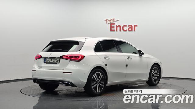 Mercedes-Benz A-Class W177 A220 Hatchback - фото 1