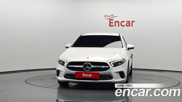 Mercedes-Benz A-Class W177 A220 Hatchback - фото 2