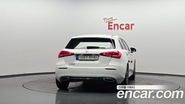 Mercedes-Benz A-Class W177 A220 Hatchback - фото 3