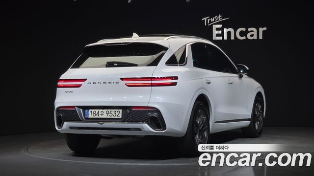 Genesis GV70 2.5T Gasoline 2WD - фото 1