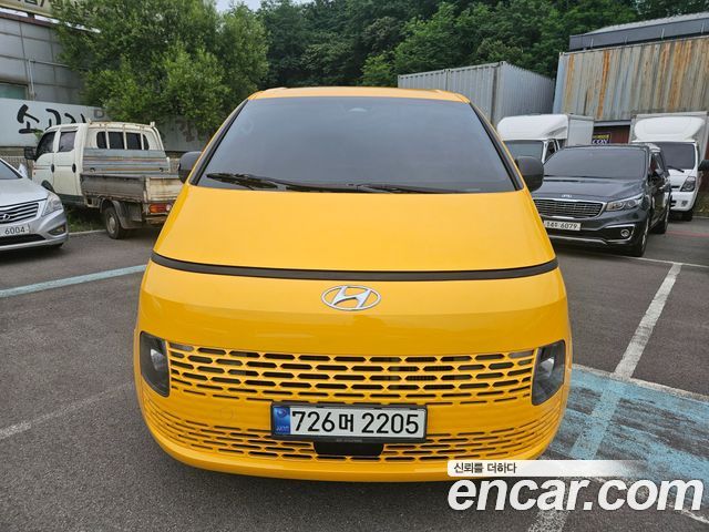 Hyundai Staria Tourer 11-Seater Smart - фото 0