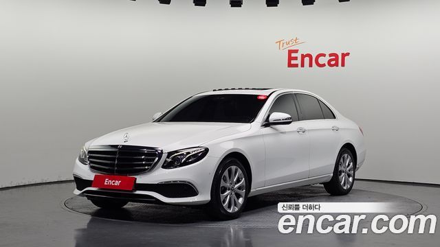 Mercedes-Benz E-Class W213 E220d 4MATIC Exclusive - фото 0