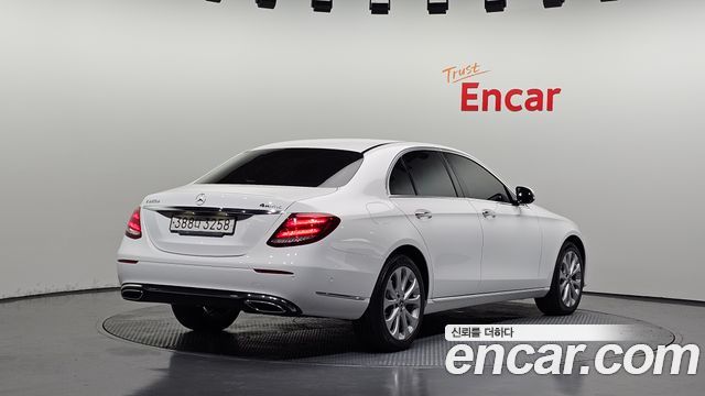 Mercedes-Benz E-Class W213 E220d 4MATIC Exclusive - фото 1