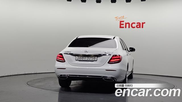 Mercedes-Benz E-Class W213 E220d 4MATIC Exclusive - фото 3