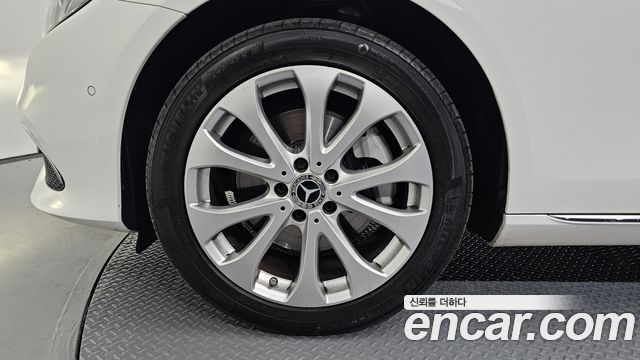 Mercedes-Benz E-Class W213 E220d 4MATIC Exclusive - фото 4